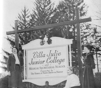 Villa Julie Junior College sign and students